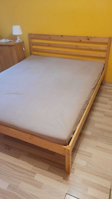 Łóżko z materacem 160x200