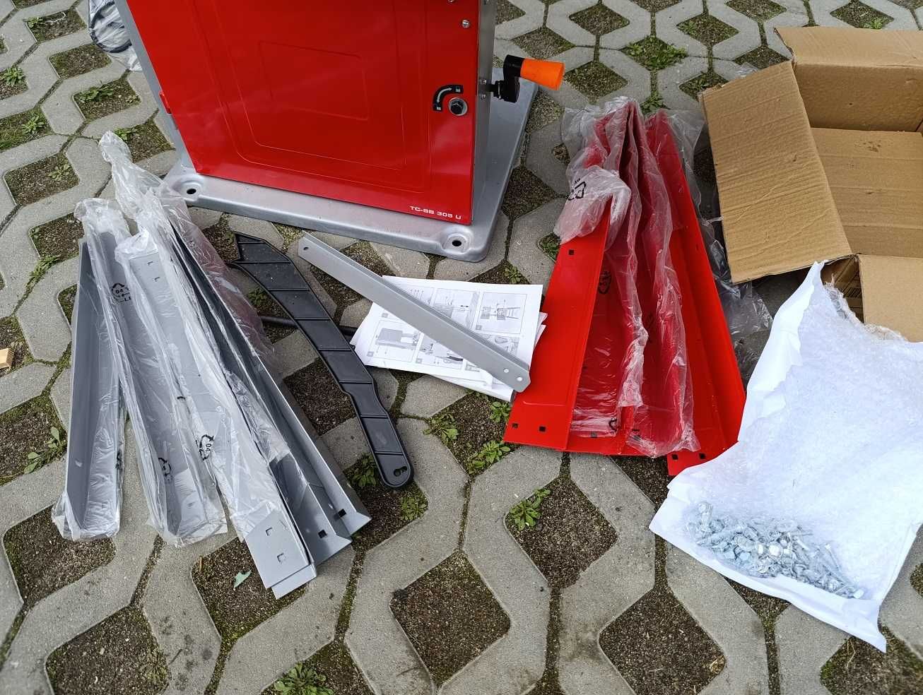 Piła taśmowa ze stojakiem Einhell TC-SB 305 U 750W 2320mm cięcie 170mm