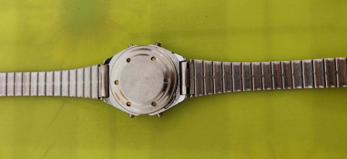 Kessel женские часы с мелодиями времён 80х