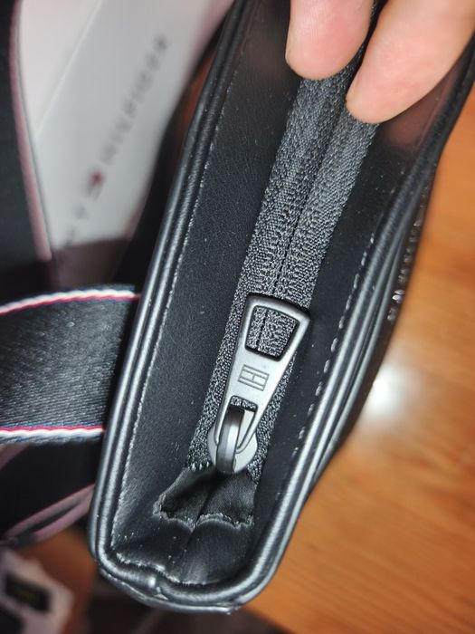 Tommy Hifiger Mala Tiracolo Preta