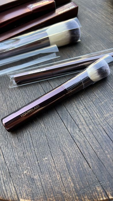 Кисти hourglass, пензли, для пудри, для тональної основи, консилер