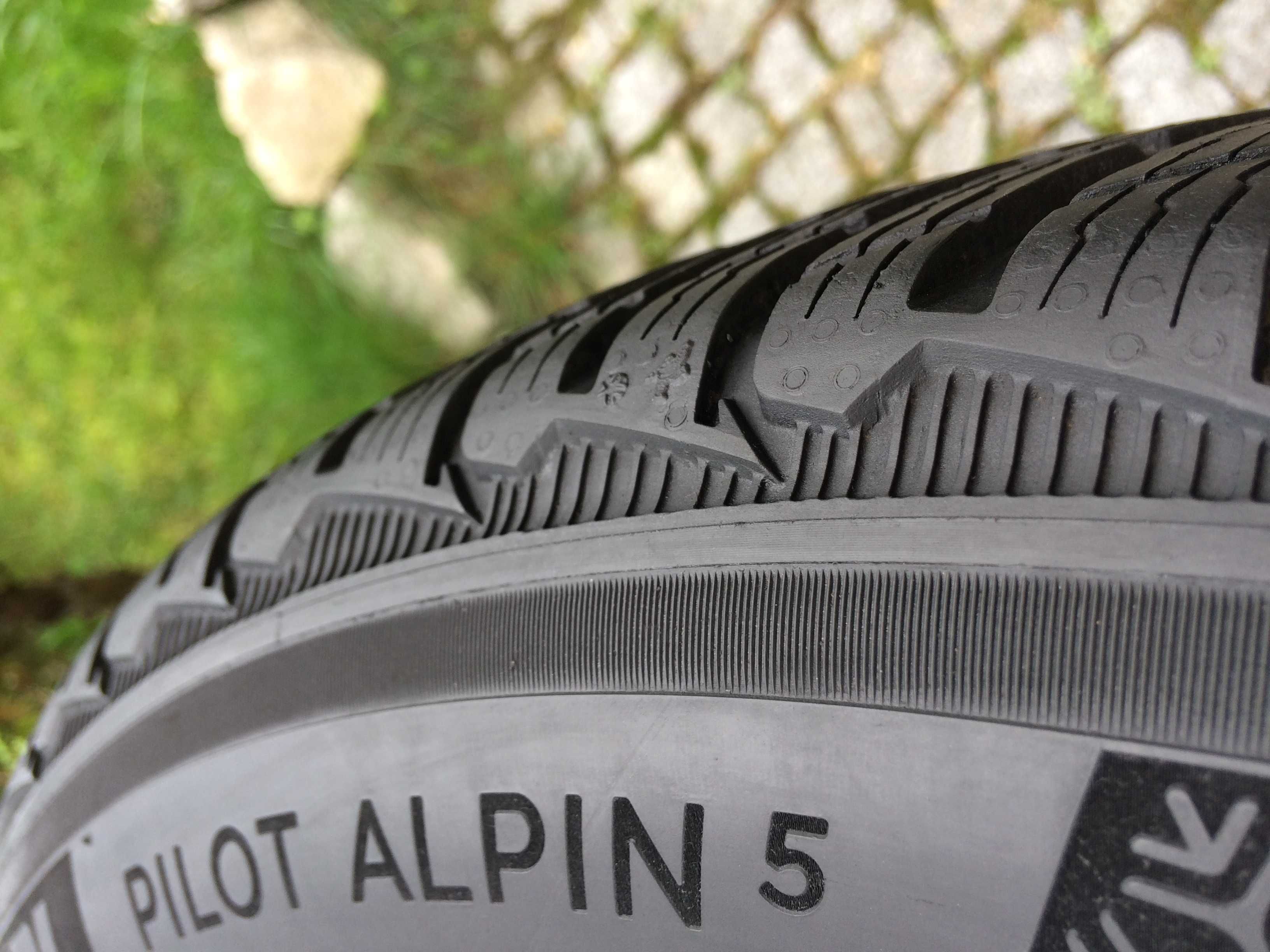 225/60R17 99H A0 MICHELIN Pilot Alpin 5 zimowe