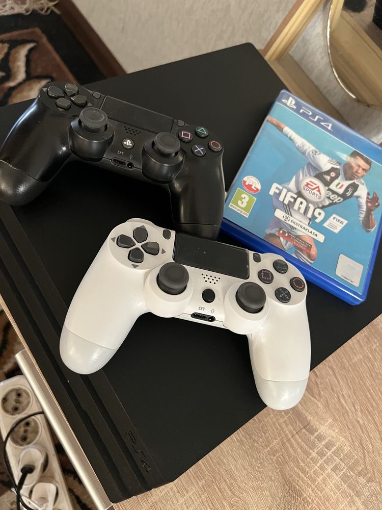 Playstation 4Pro 1Tb +2 контроллера / ps4 pro/пс4 про