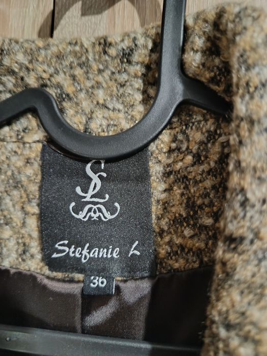 Нове жіноче пальто з шерстю кольору хакі