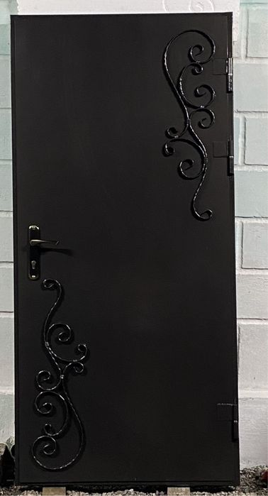 Двери Вхідні двері металеві