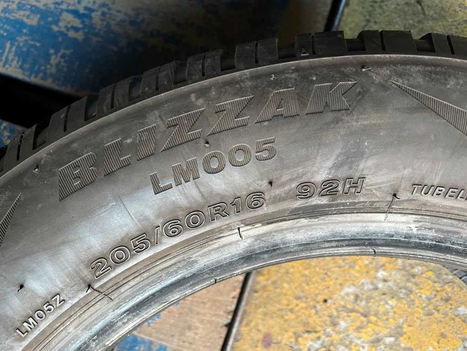 205/60 R16 Bridgestone Blizzak LM005 2шт