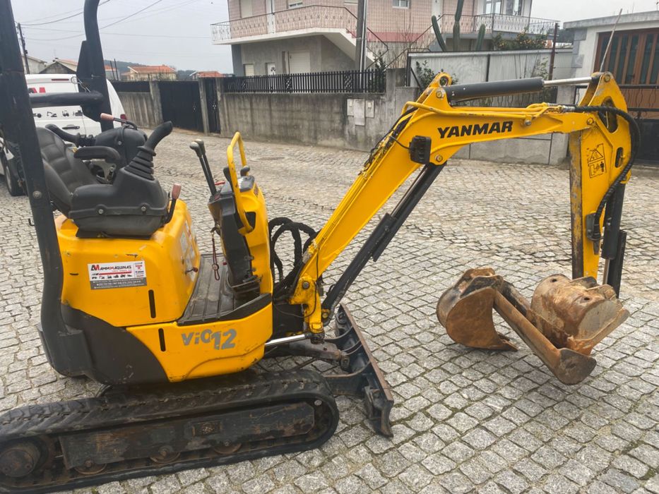 Mini Giratória Yanmar Vio 12 2017