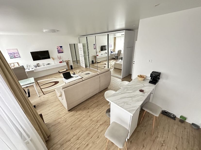 Продам 2 комнатную квартиру м. Академика Павлова