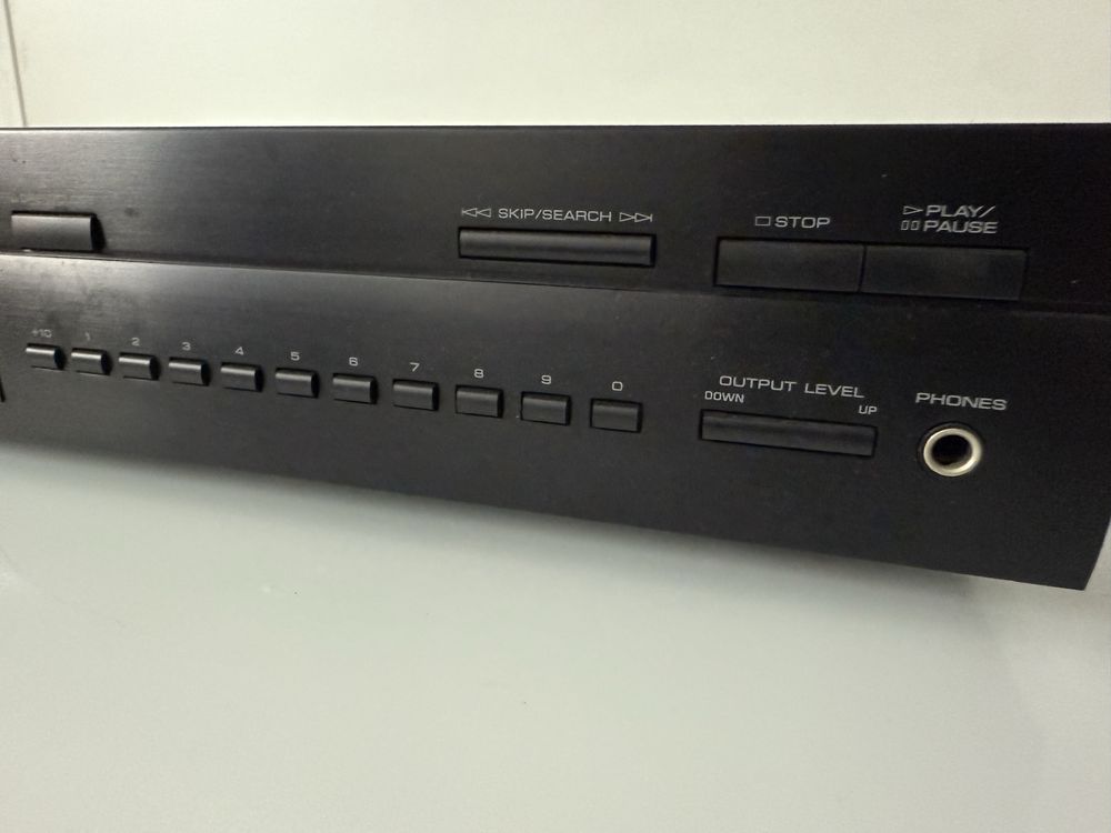 Leitor de CDa Yamaha CDX-490