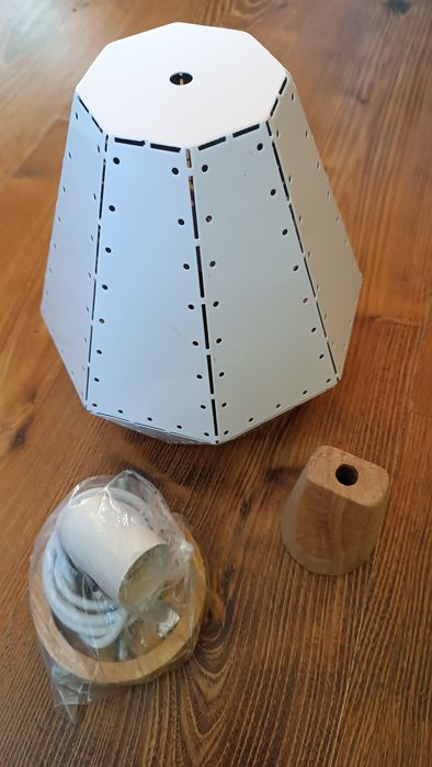 Lampa sufitowa biała