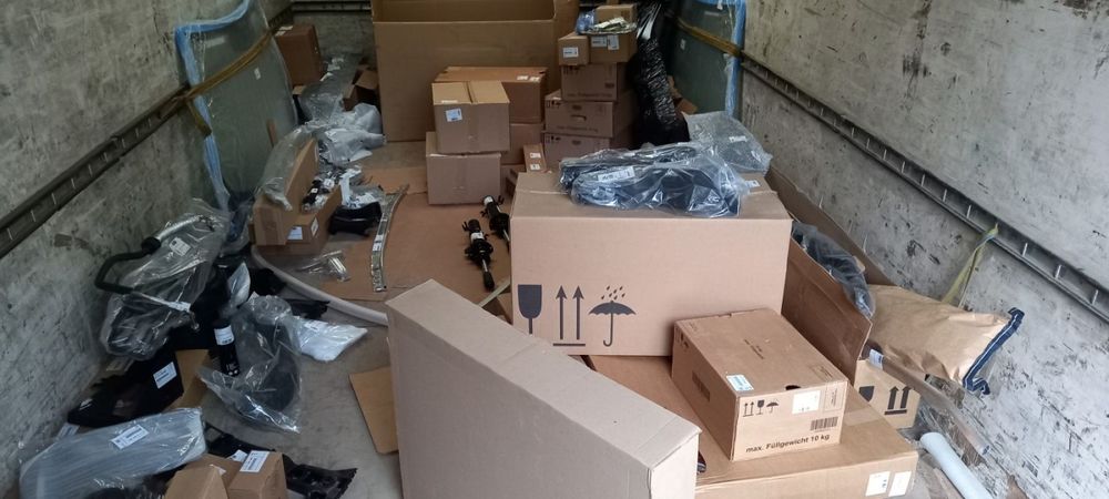 Склад BMW Mercedes Audi Porsche новий оригінал