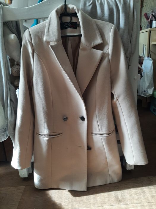 Пряме пальто жіноче