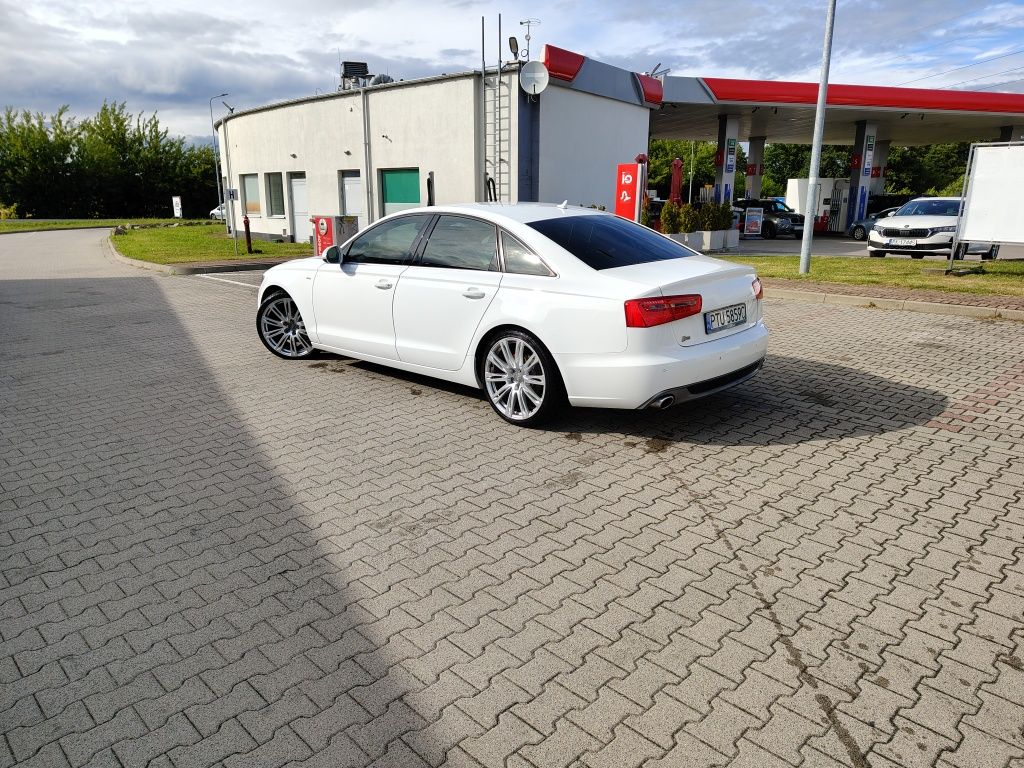 Audi A6 S-Line biała perła