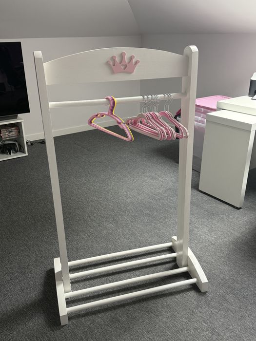 Wieszak na ubrania dziecięce zestaw z wieszakami drewniany ekologiczny