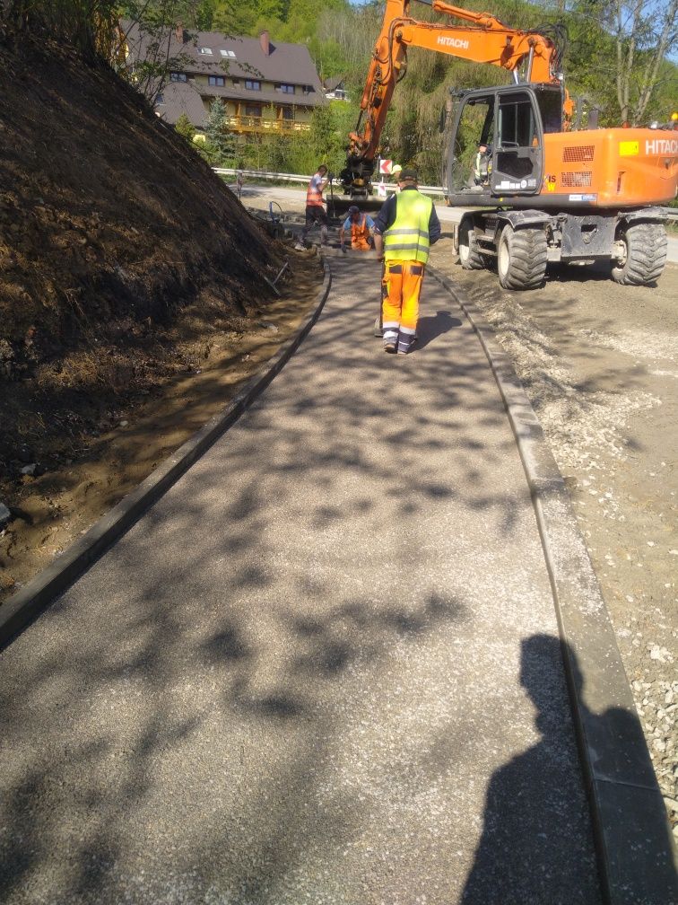 Usługi koparką kołową 16 ton z rototilt , widły