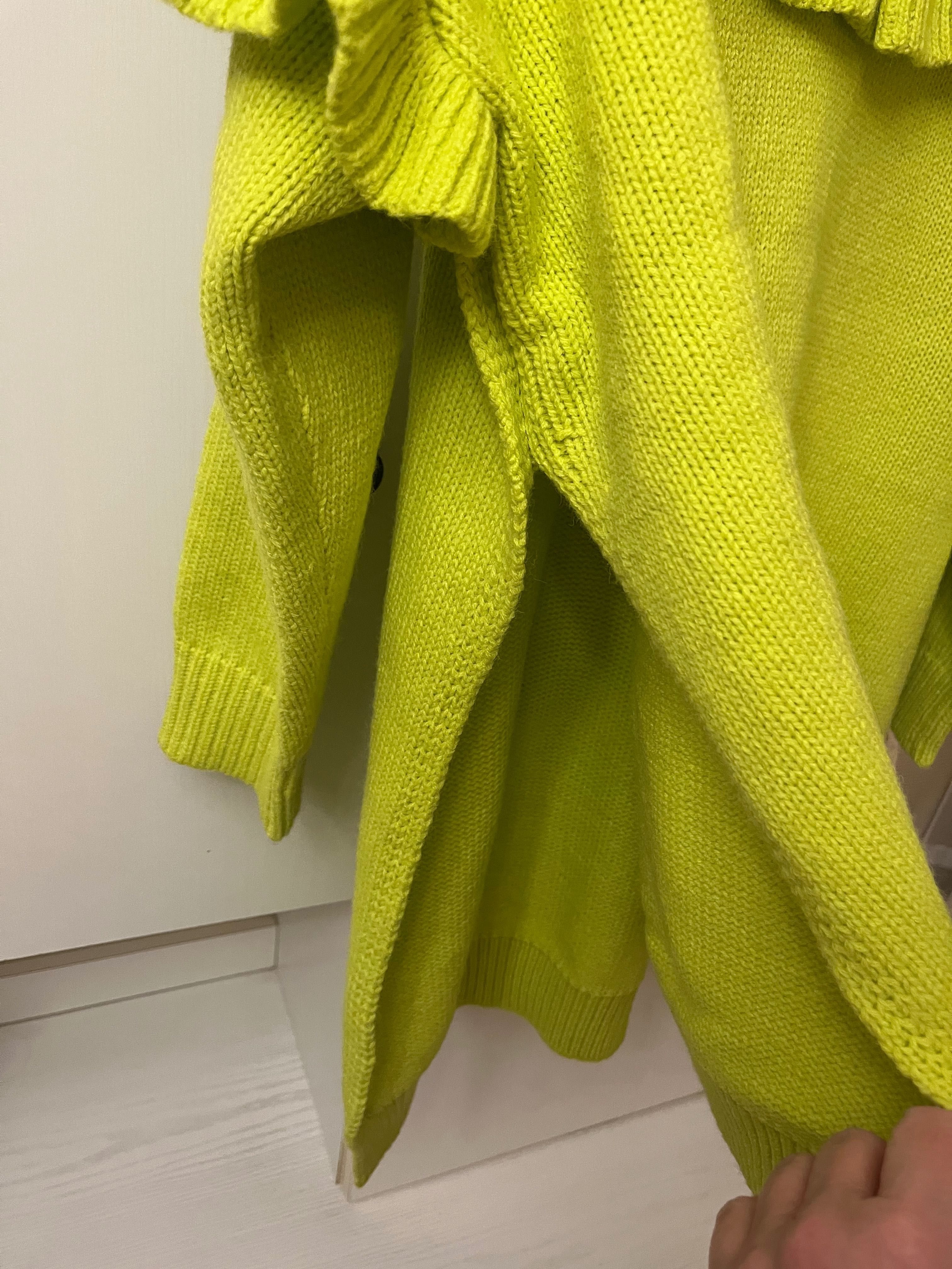 Sweter damski limonka z falbana Zara