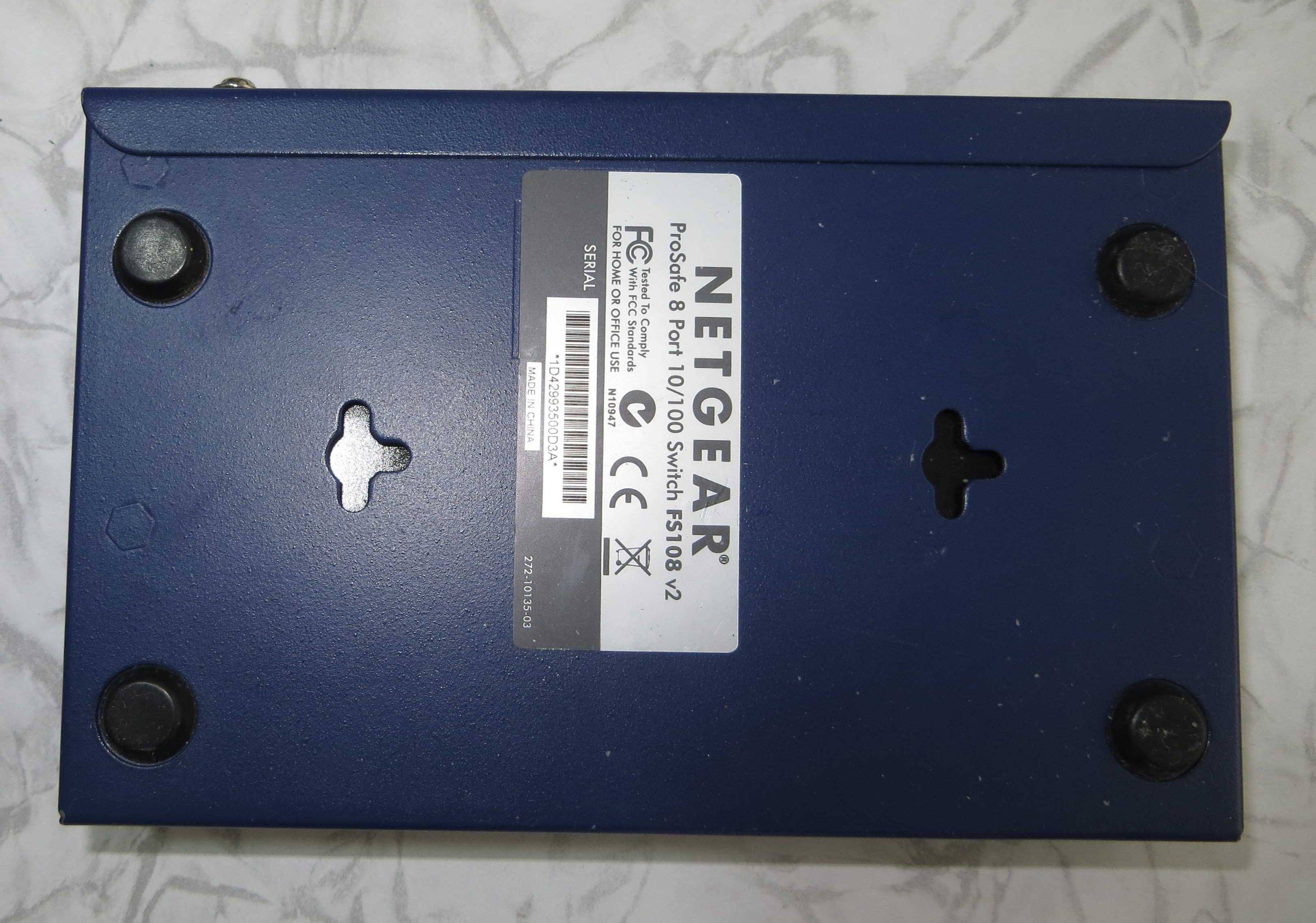 Комутатори Netgear FS108 v2, Netgear FS105 v2.