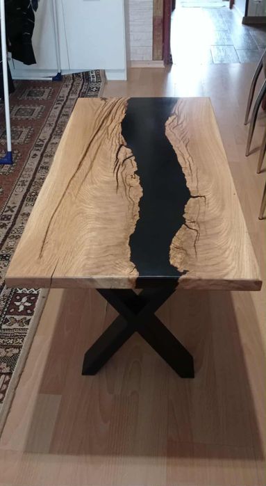 Stolik kawowy z żywicą