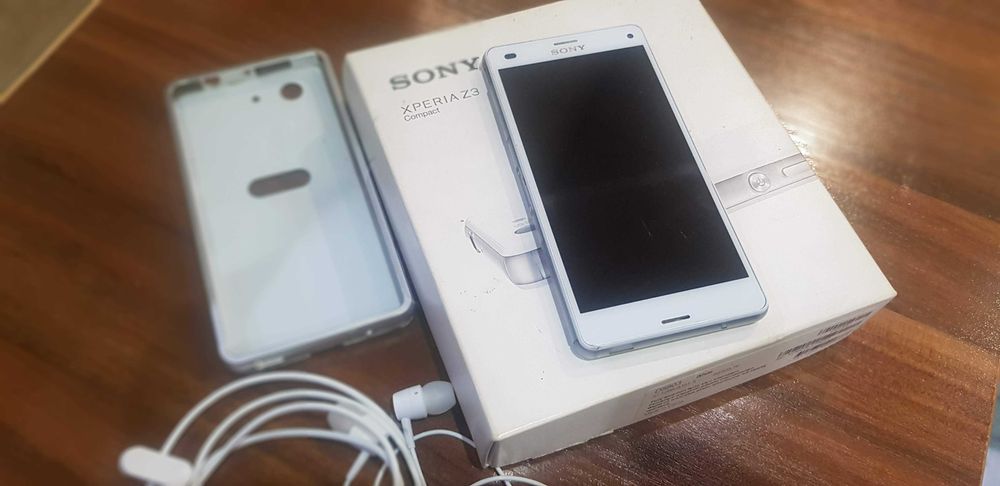 Smartfon Sony XPERIA Z3 Compact 2 GB / 16 GB