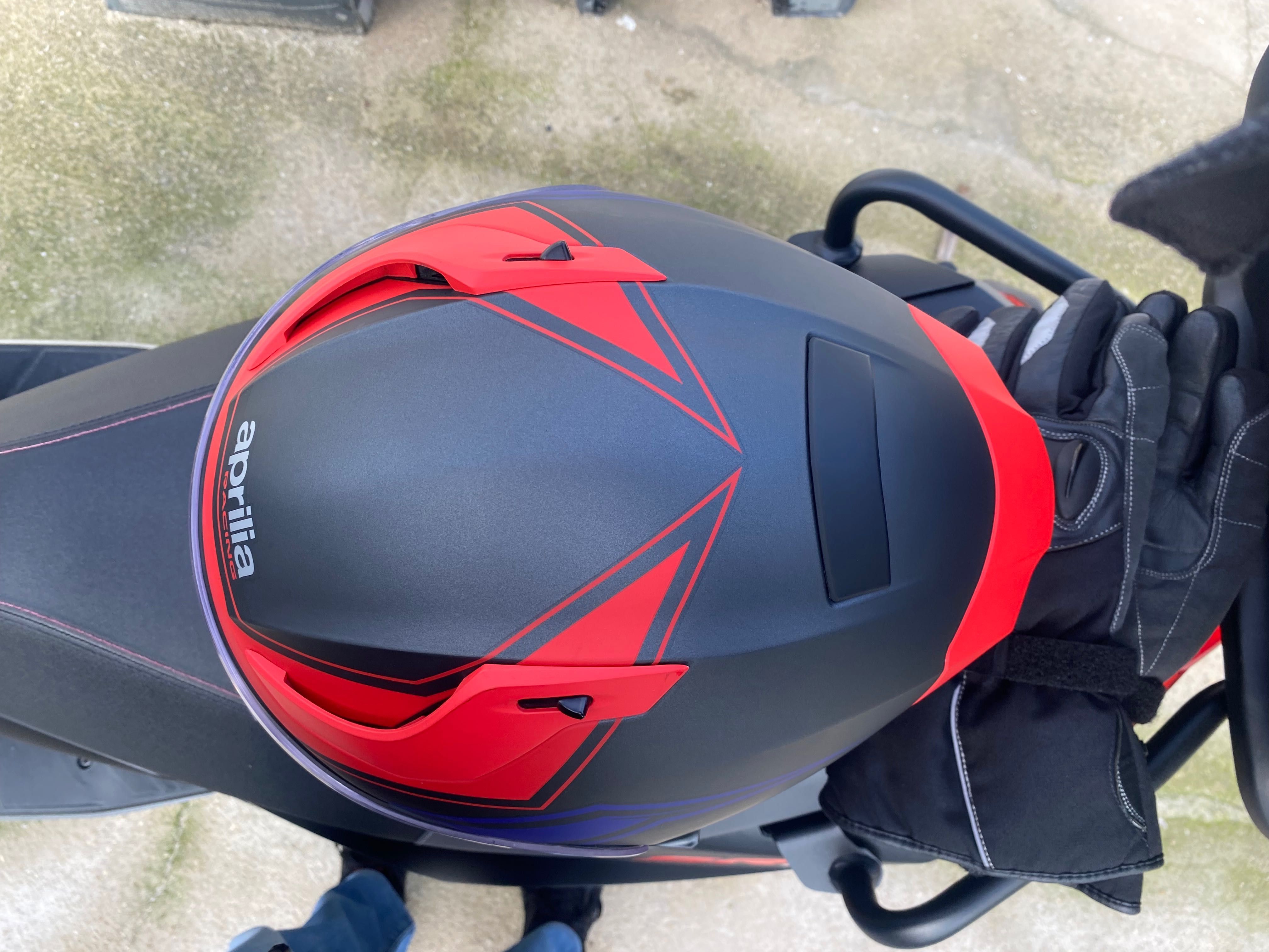 Capacete Aprilia