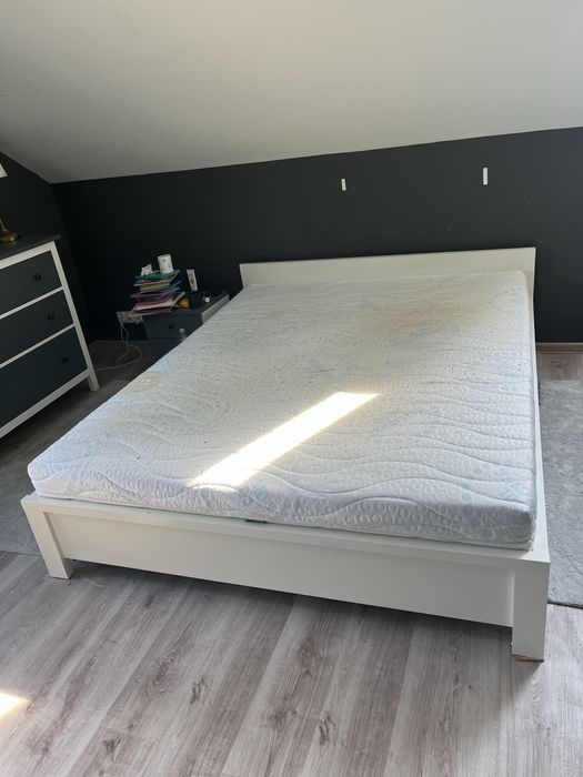 Łóżko rama ze stelażem i matercem 160x200