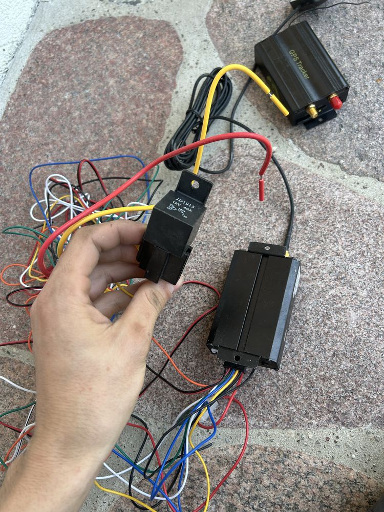Lokalizator GSM tracker do auta