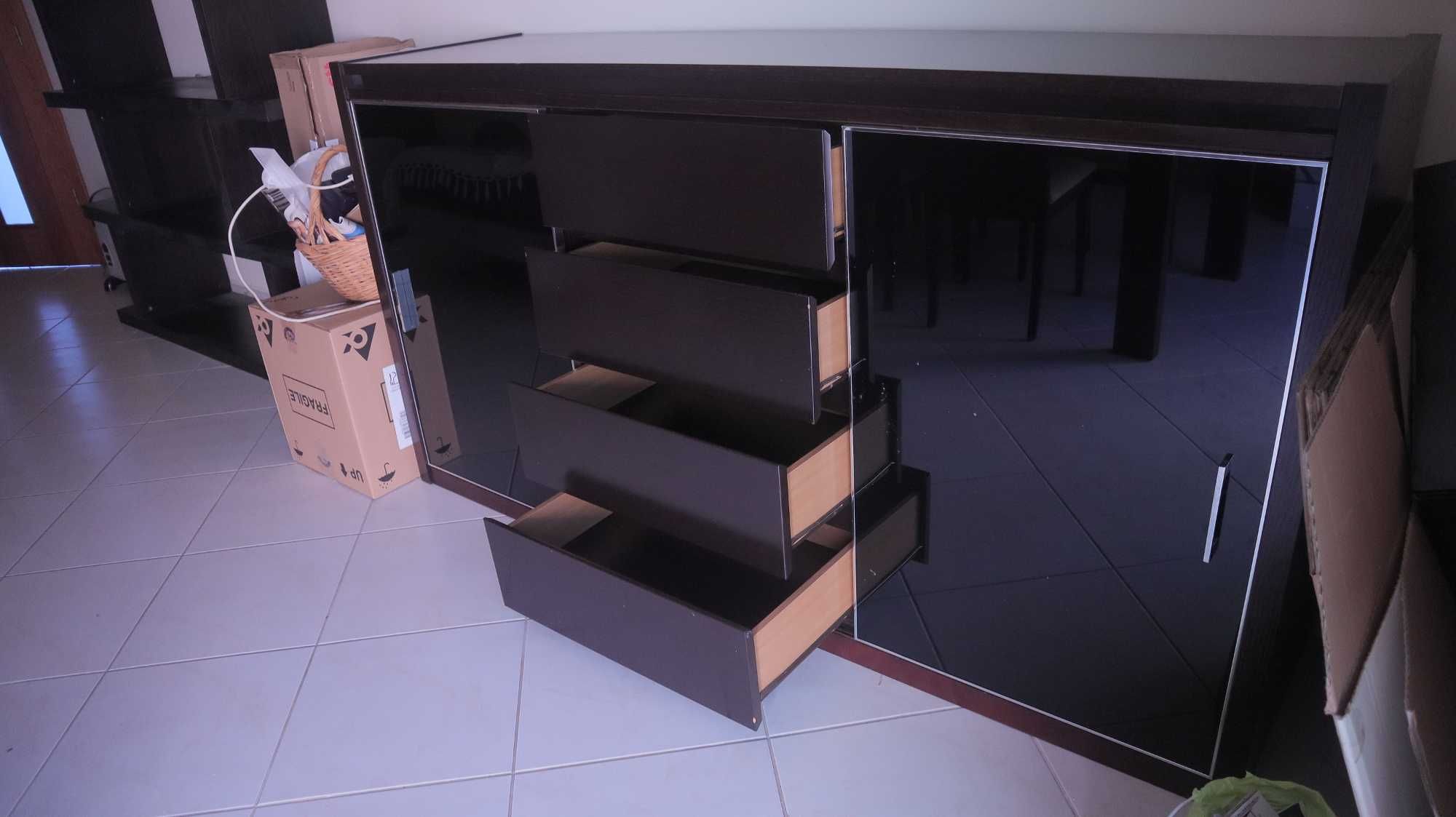 Sala de Jantar Completa – Elegância e Praticidade