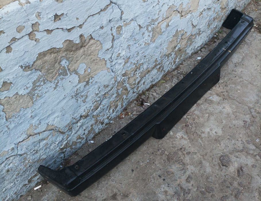 ВАЗ 2107 бампер передній