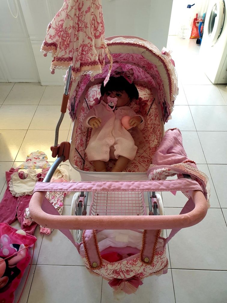 Carinha passeio com boneca
