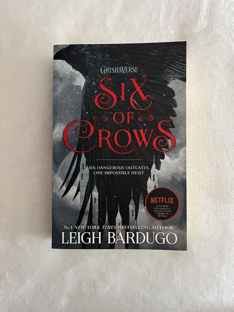livro “Six of Crows” (portes incluídos)