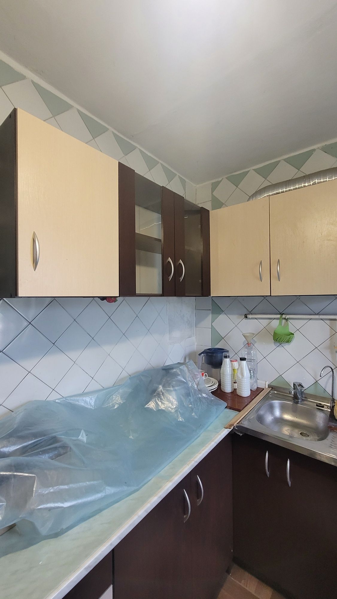 Продам 2-во кімнатну.