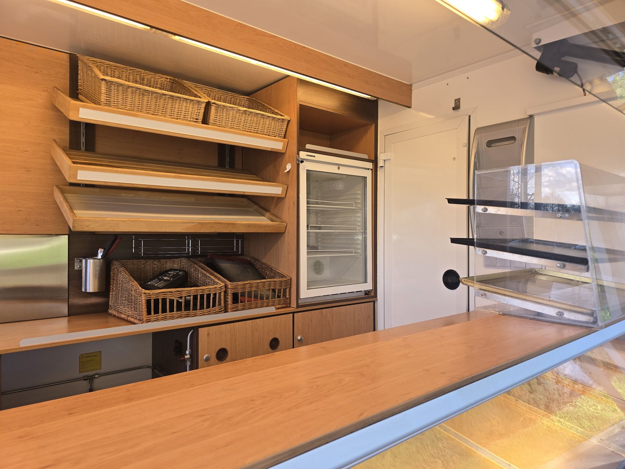 Autosklep Renault Master Food Truck Pieczywa Ciast