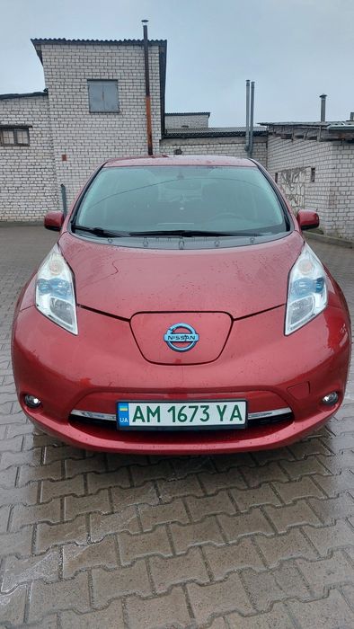 Nissan leaf.  ніссан ліф