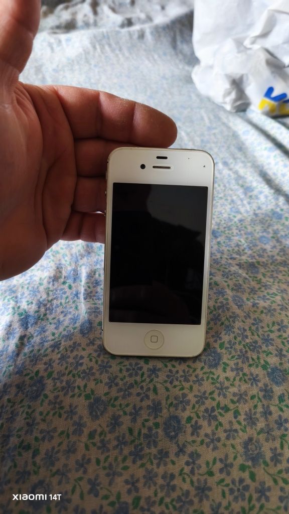iPhone 4s (один утопленник два заблокированные)