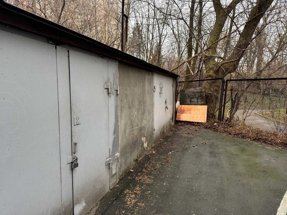 Продаж окремостоячого гаража по вул.Олеся Гончара 37А (35) ЦЕНТР Київ