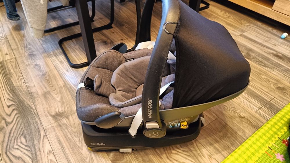 Maxi Cosi FamilyFix ISOFIX baza + fotelik