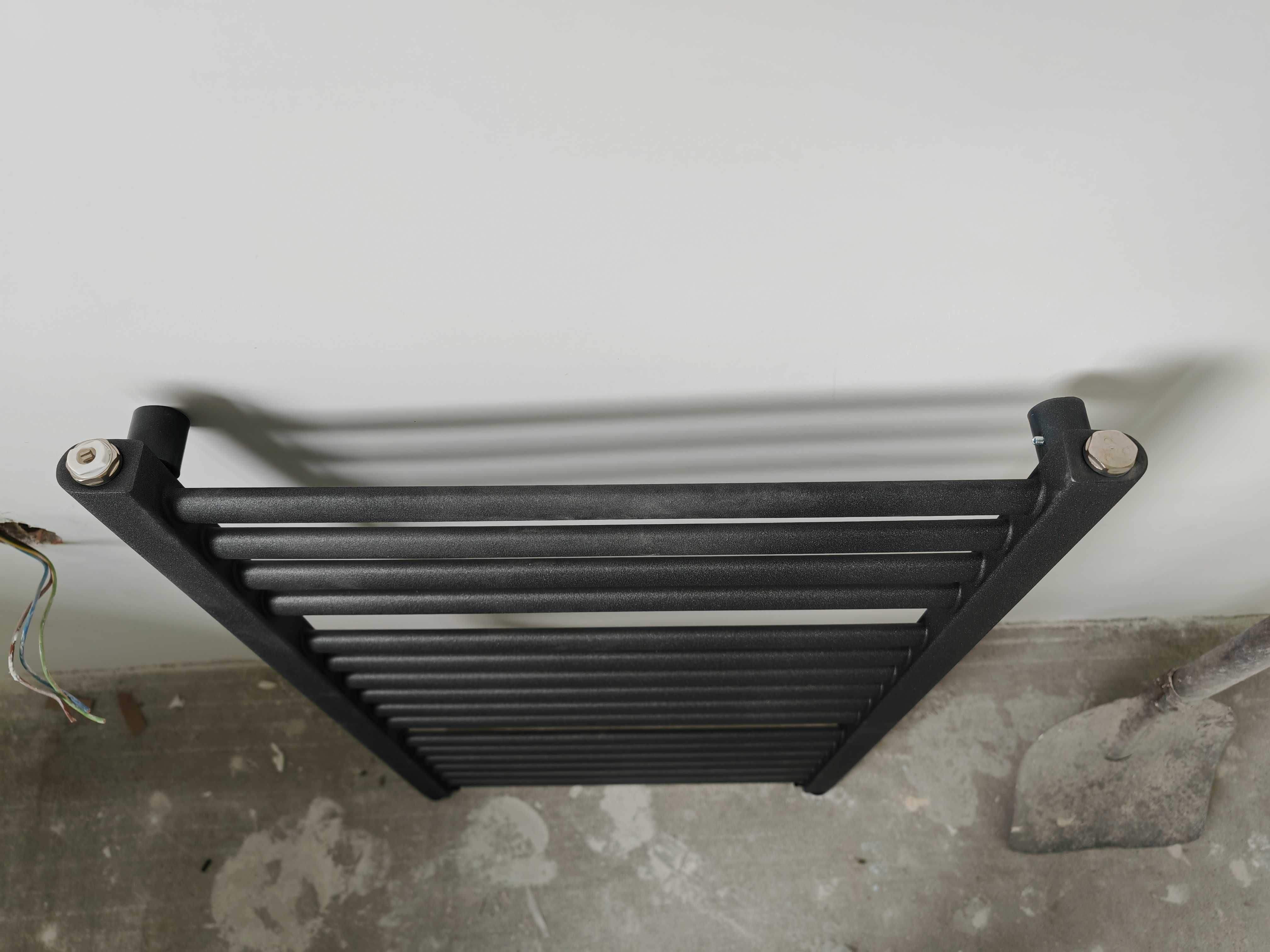 Grzejnik Regnis 540x910 Antracyt struktura