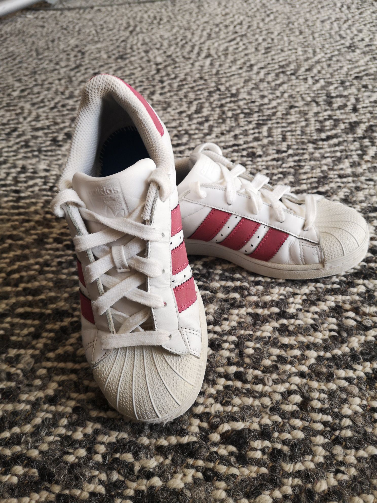 Buty Adidas Superstar rozm. 34, biało-różowe, stan b. dobry