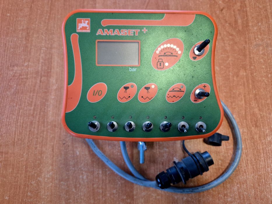 Opryskiwacz zawieszany Amazone UF 901 15m 2012r. Amaset+