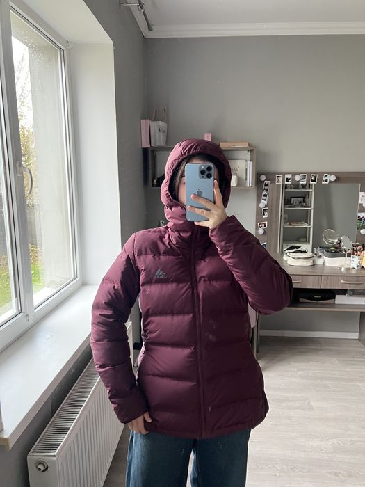 Куртка адідас колір бургунді