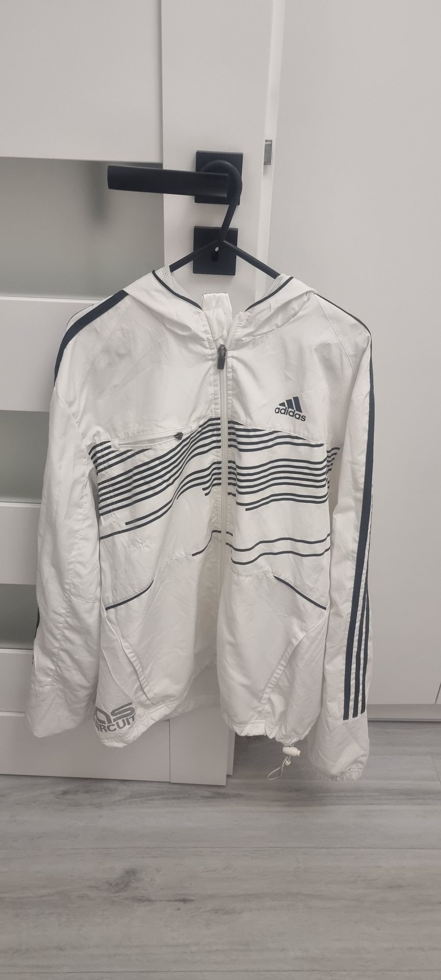 Bluza adidas uzywana w bardzo dobrym stanie