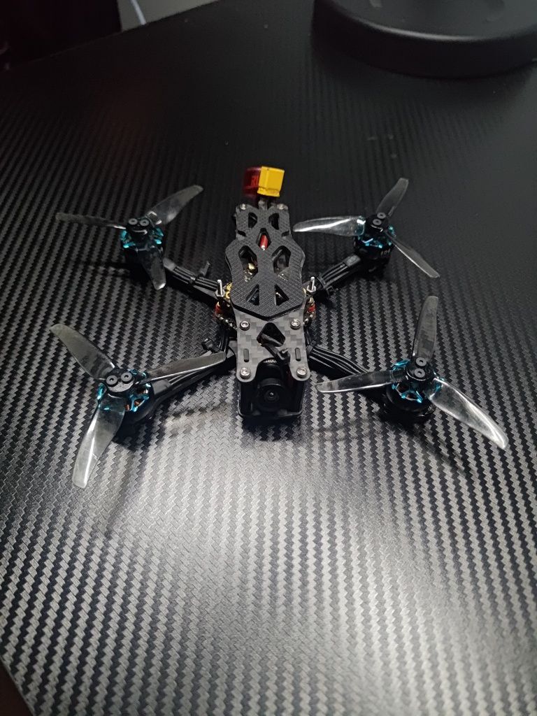 Dron fpv 3" vist