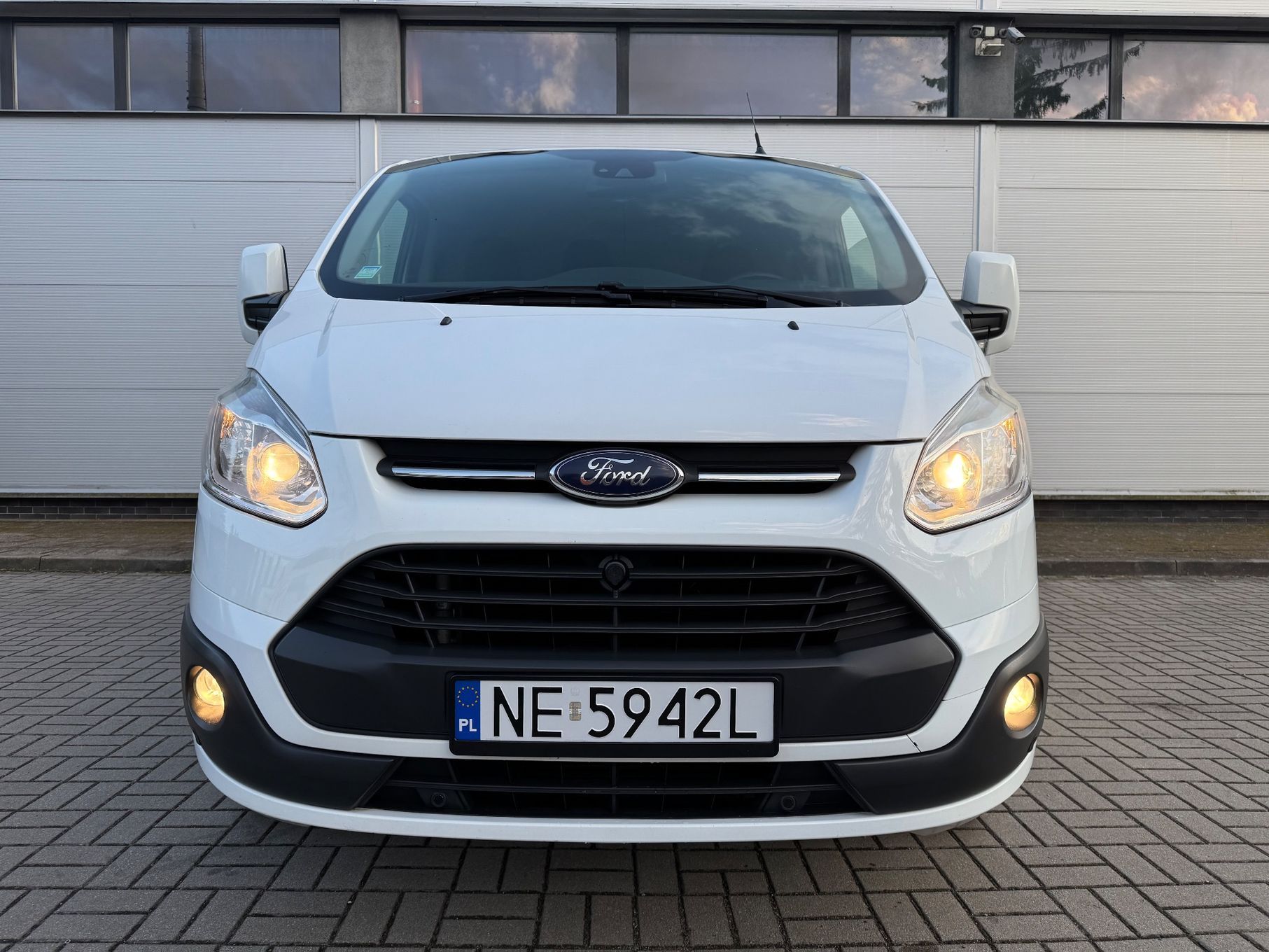 Ford Transit Custom  L2H1 Bogate wyposażenie !!! kamera navi pdc klima