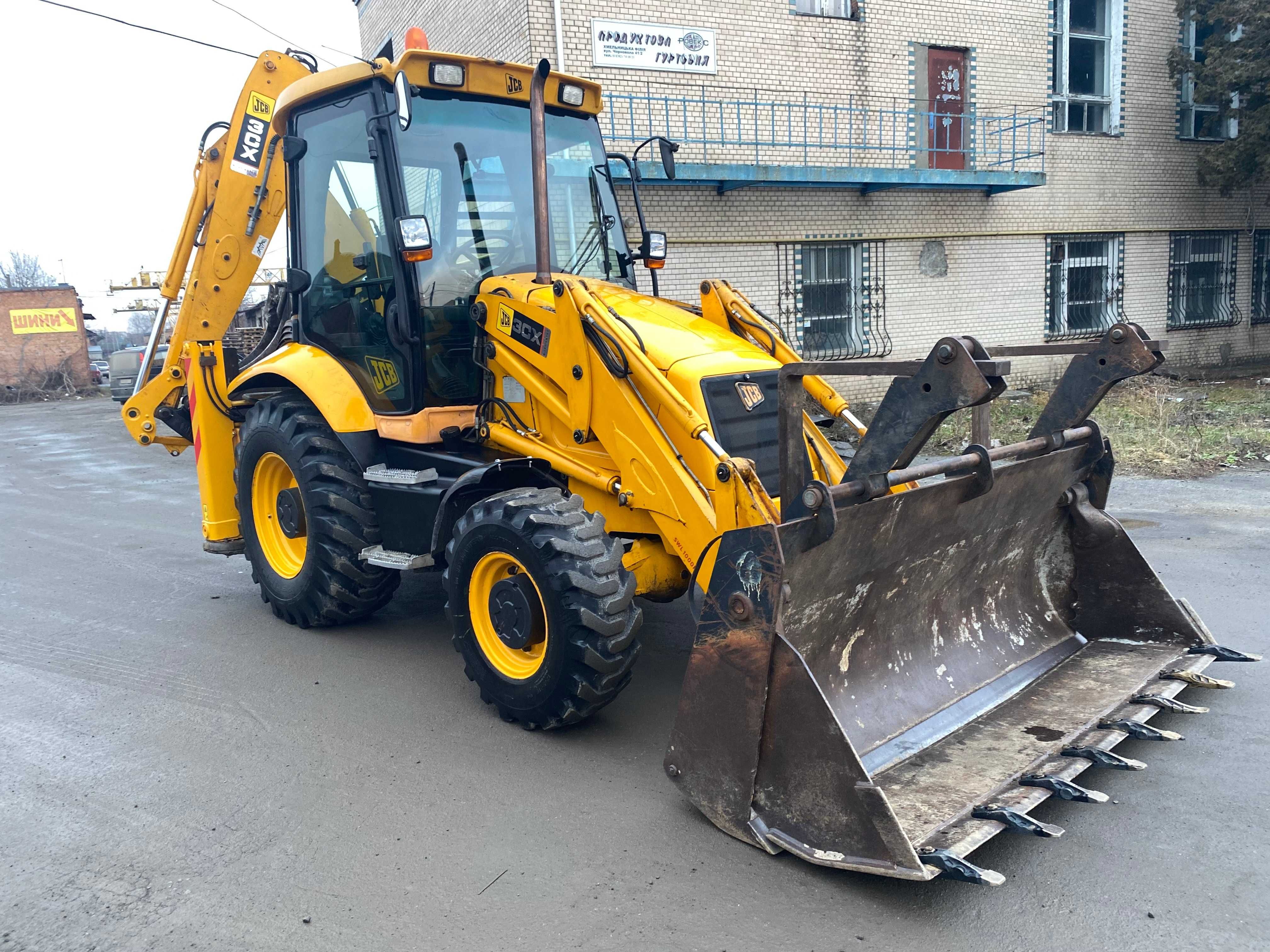 Продам екскаватор/погрузчик JCB 3CX 2004