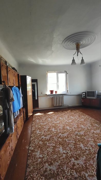 Продаж будинку в ближньому пригороді. Торг.