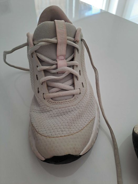 Ténis Nike Revolution 5