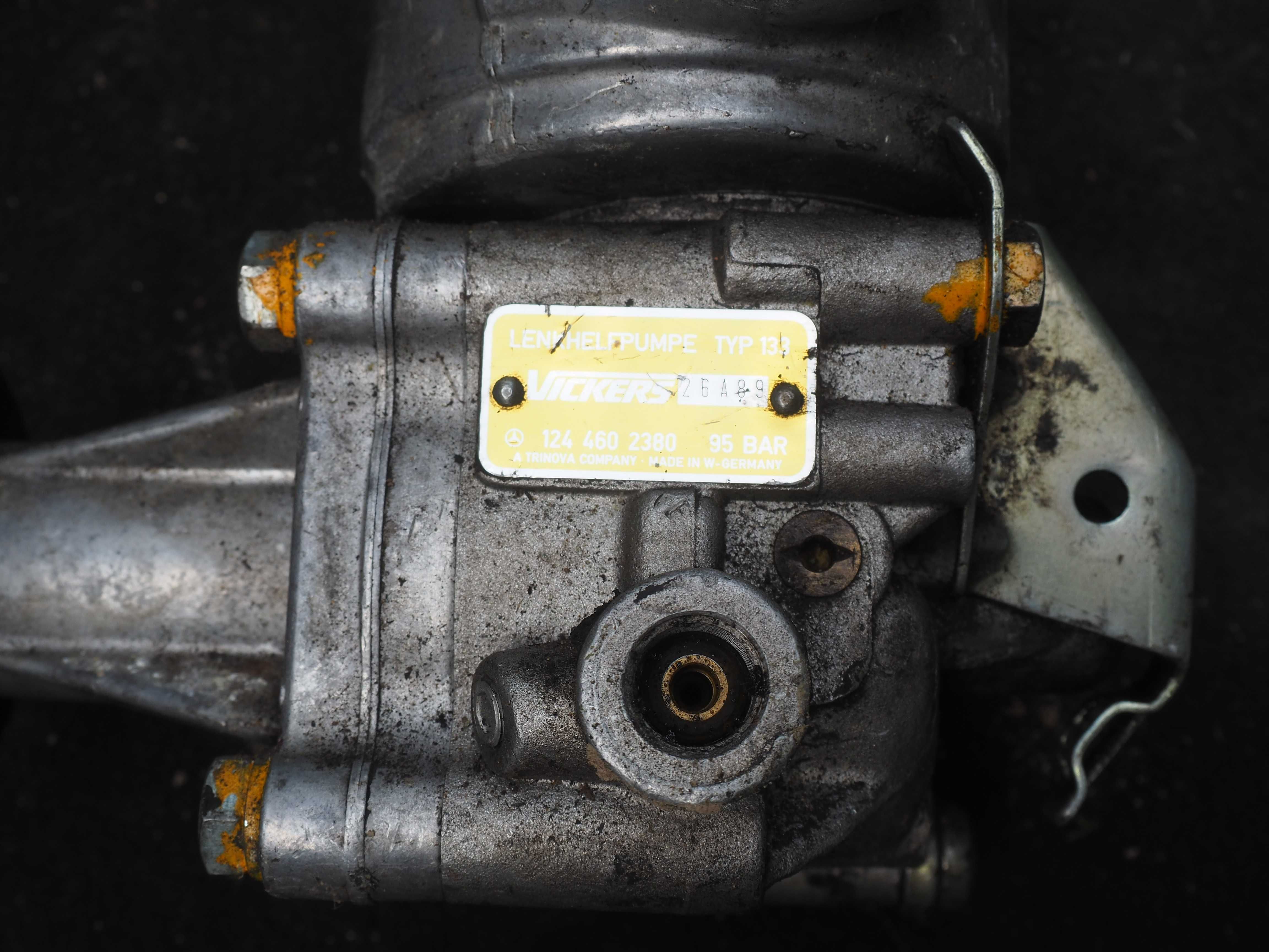 Pompa wspomagania mercedes W124