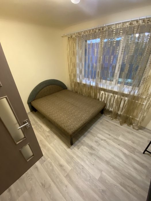 Центр! Трикімнатна покращеного планування з ремонтом. Сертифікат.