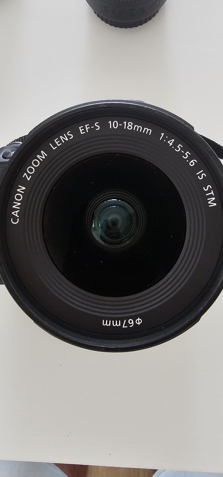 Camera Canon EOS 250D com 2 lentes