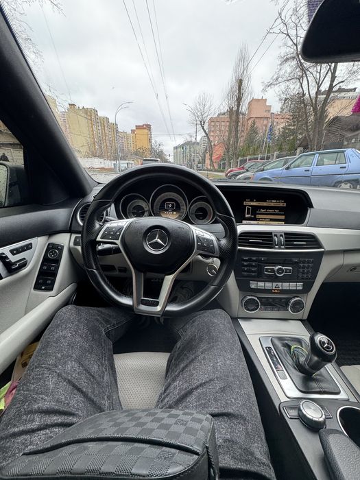Продам мерседес w204 в дуже класному стані, всі деталі за телефоном!!!